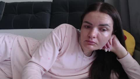 velvetmoon123 online show from May 5, 7:16 am