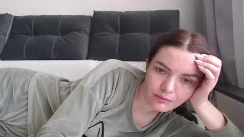 velvetmoon123 online show from May 6, 8:19 am