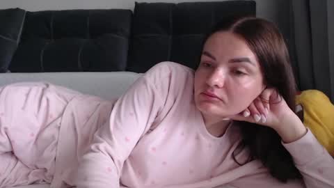 velvetmoon123 online show from May 8, 7:46 am