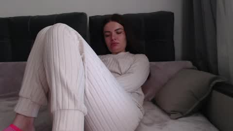 velvetmoon123 online show from May 15, 7:48 am