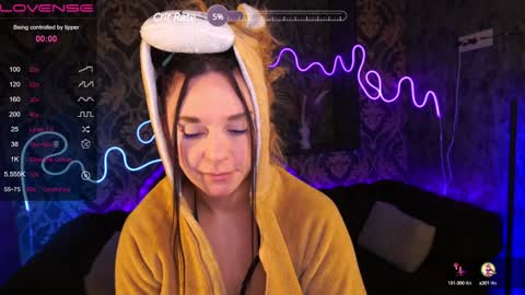 Snapshot of velvetsky_ chatting on December 7, 7:38 am Stella online show from December 7, 7:38 am