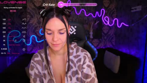 Snapshot of velvetsky_ chatting on December 8, 7:37 am Stella online show from December 8, 7:37 am
