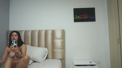 Snapshot of velvetsmith chatting on October 5, 3:49 am velvet online show from October 5, 3:49 am