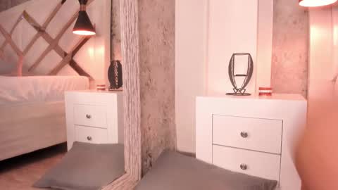 Snapshot of velvett_moon__ chatting on March 27, 8:26 am velvett_moon__ online show from March 27, 8:26 am