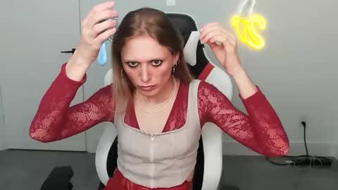 VelvetTGirl online show from February 9, 8:35 pm