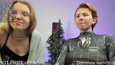 Snapshot of velvetvalkyries chatting on December 15, 7:53 pm CLEOshort hair TIna long hair online show from December 15, 7:53 pm
