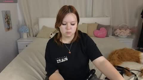 velvetvixonx online show from September 9, 6:07 pm