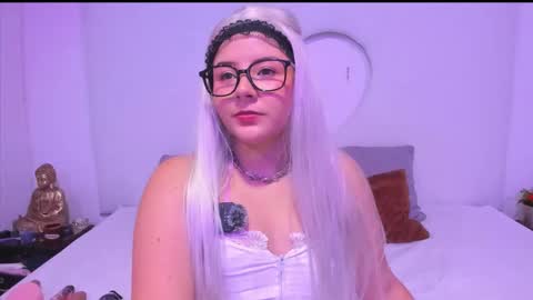 Snapshot of velvetwhite chatting on September 21, 4:36 am Sofia online show from September 21, 4:36 am
