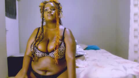 velvetychocolate1 online show from January 8, 1:53 am