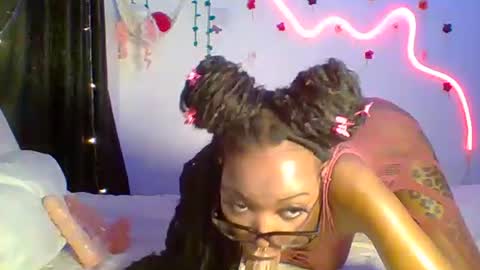 COCO XOXO online show from October 2, 3:24 am