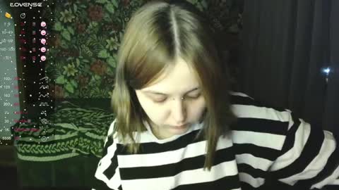 Snapshot of vendymories chatting on May 12, 5:43 pm eva 3 online show from May 12, 5:43 pm