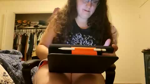 Snapshot of venerate_degenerate chatting on November 14, 3:44 pm venerate_degenerate online show from November 14, 3:44 pm