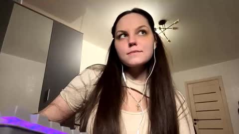 Snapshot of venessapust chatting on March 13, 8:37 pm Emily online show from March 13, 8:37 pm