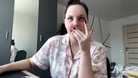 Snapshot of venessapust chatting on March 21, 1:26 pm Emily online show from March 21, 1:26 pm