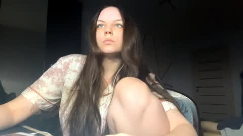 Snapshot of venessapust chatting on March 25, 8:59 pm Emily online show from March 25, 8:59 pm