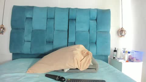 venezolana_caro online show from May 17, 12:01 pm