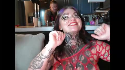 Snapshot of ventressinkbaby chatting on October 31, 12:44 am VentressInk online show from October 31, 12:44 am