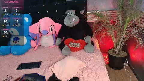 Snapshot of venus_26_ chatting on February 23, 11:35 pm eva online show from February 23, 11:35 pm