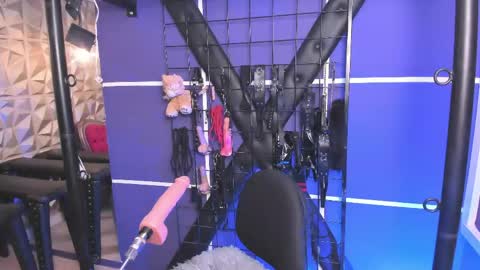 Snapshot of venus_bms_ chatting on April 25, 11:24 am VENUS online show from April 25, 11:24 am