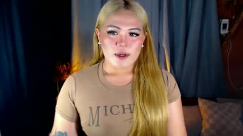 I am Colly Your mystery girl online show from June 19, 2:05 am