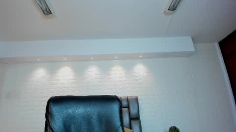 Snapshot of venus_cooperr chatting on July 20, 12:07 pm Venus Cooperr online show from July 20, 12:07 pm