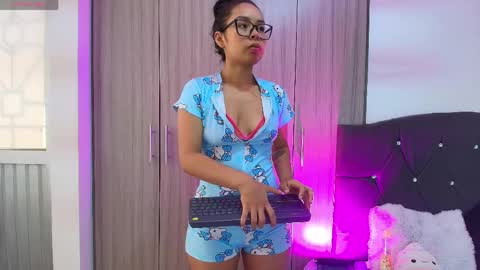 venus_hexxx online show from May 8, 11:26 am