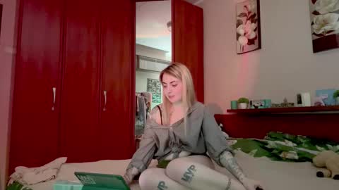 Arina online show from September 17, 7:15 pm