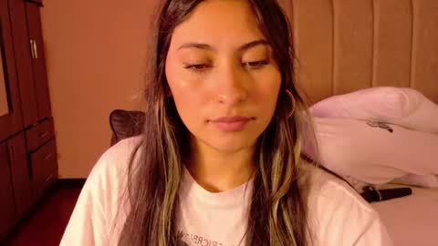 Snapshot of venus_latin_01 chatting on April 18, 8:09 pm Mary online show from April 18, 8:09 pm