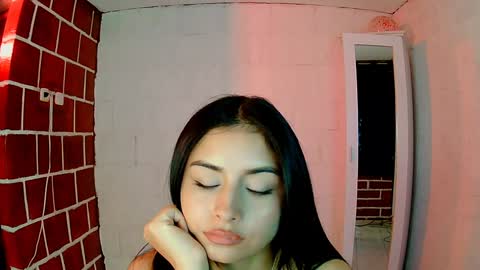 Snapshot of venus_megan chatting on December 29, 7:39 am emily independent account MY conextion 1100 GTM to 17hr GTM online show from December 29, 7:39 am