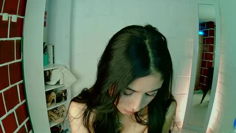 Snapshot of venus_megan chatting on January 6, 11:42 pm emily independent account MY conextion 1100 GTM to 17hr GTM online show from January 6, 11:42 pm