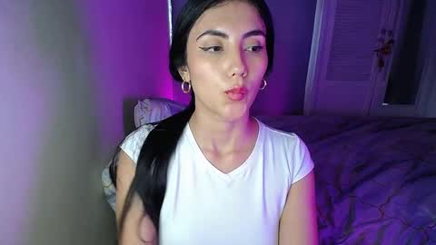 Snapshot of venus_starmodel chatting on December 23, 10:23 pm Venus online show from December 23, 10:23 pm