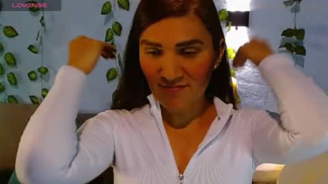 Snapshot of venus_swet chatting on May 14, 12:50 am Catalina online show from May 14, 12:50 am