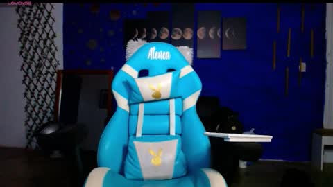 venusHelp me reach 100 like honey online show from December 3, 1:02 am