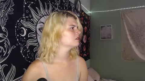 Miss Venus online show from September 27, 10:15 pm