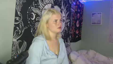 Miss Venus online show from October 7, 7:11 pm