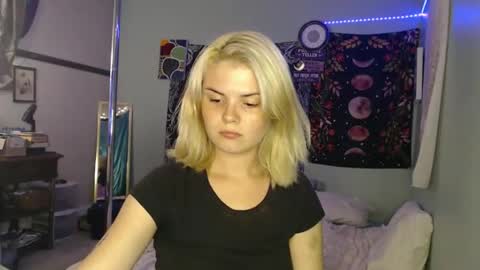 Miss Venus online show from October 14, 1:17 am