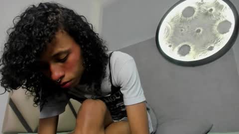 venuss_03 online show from March 28, 3:17 am