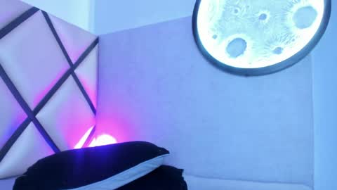 venuss_03 online show from April 1, 3:07 am