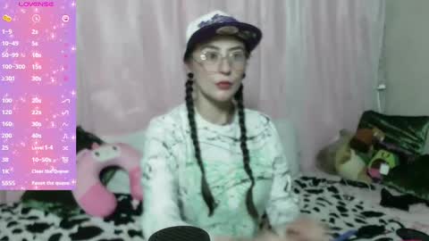 Snapshot of venuzxx chatting on February 27, 12:13 pm . . online show from February 27, 12:13 pm