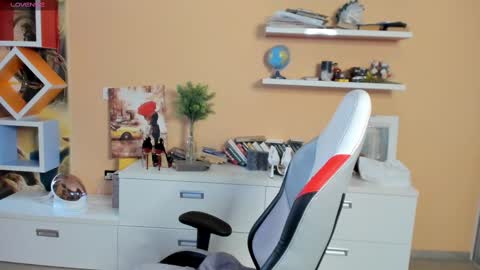 Snapshot of veola_new chatting on March 2, 6:48 am Violetta online show from March 2, 6:48 am