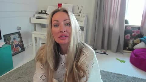 Violetta  online show from September 28, 3:45 am