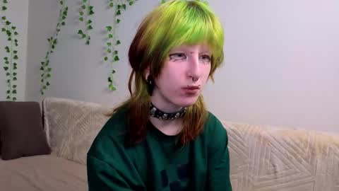 Snapshot of veolatownson chatting on September 22, 8:00 pm Erica online show from September 22, 8:00 pm