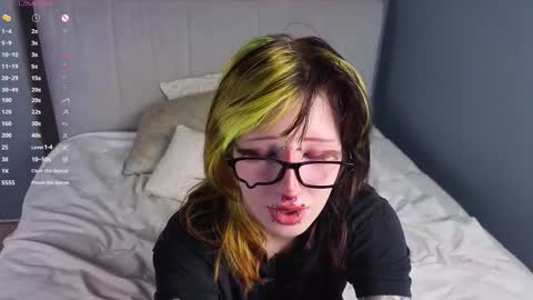 Erica online show from November 21, 8:40 pm