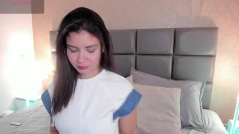 Snapshot of vera_price_ chatting on May 24, 11:15 am Vera online show from May 24, 11:15 am