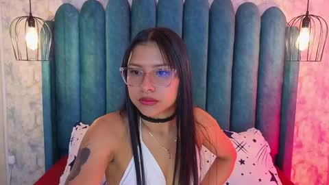 Snapshot of verabest chatting on April 18, 11:47 am Domelipa online show from April 18, 11:47 am