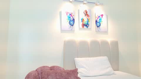 Snapshot of veraschmidt chatting on March 26, 12:44 pm Vera online show from March 26, 12:44 pm