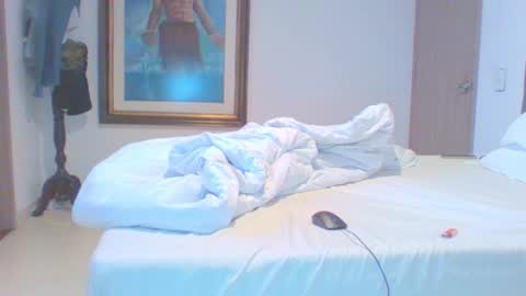 Snapshot of vergagolosa22 chatting on December 25, 7:35 am vergagolosa22 online show from December 25, 7:35 am