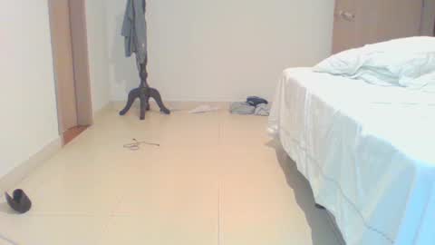 Snapshot of vergagolosa22 chatting on January 12, 3:17 am vergagolosa22 online show from January 12, 3:17 am