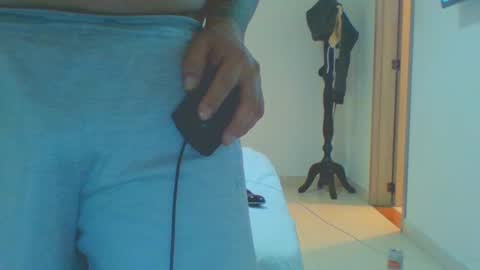 Snapshot of vergagolosa22 chatting on January 27, 12:33 am vergagolosa22 online show from January 27, 12:33 am