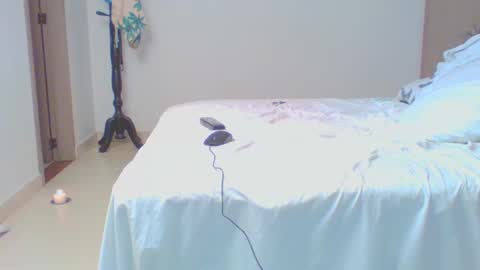 Snapshot of vergagolosa22 chatting on February 1, 5:07 am vergagolosa22 online show from February 1, 5:07 am